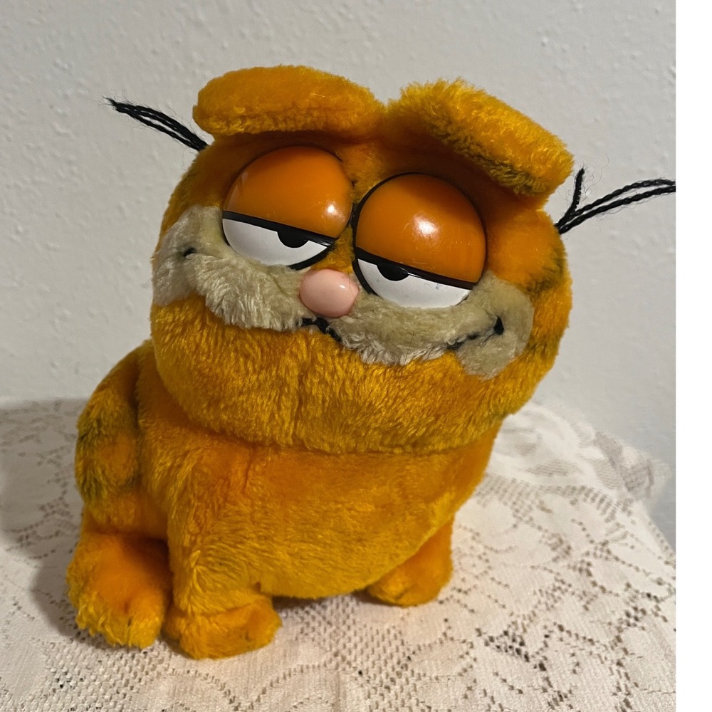 Vintage 1981 Garfield Plush R Dakin & Co Orange Cat Plastic Eyes 9 Inch Toy